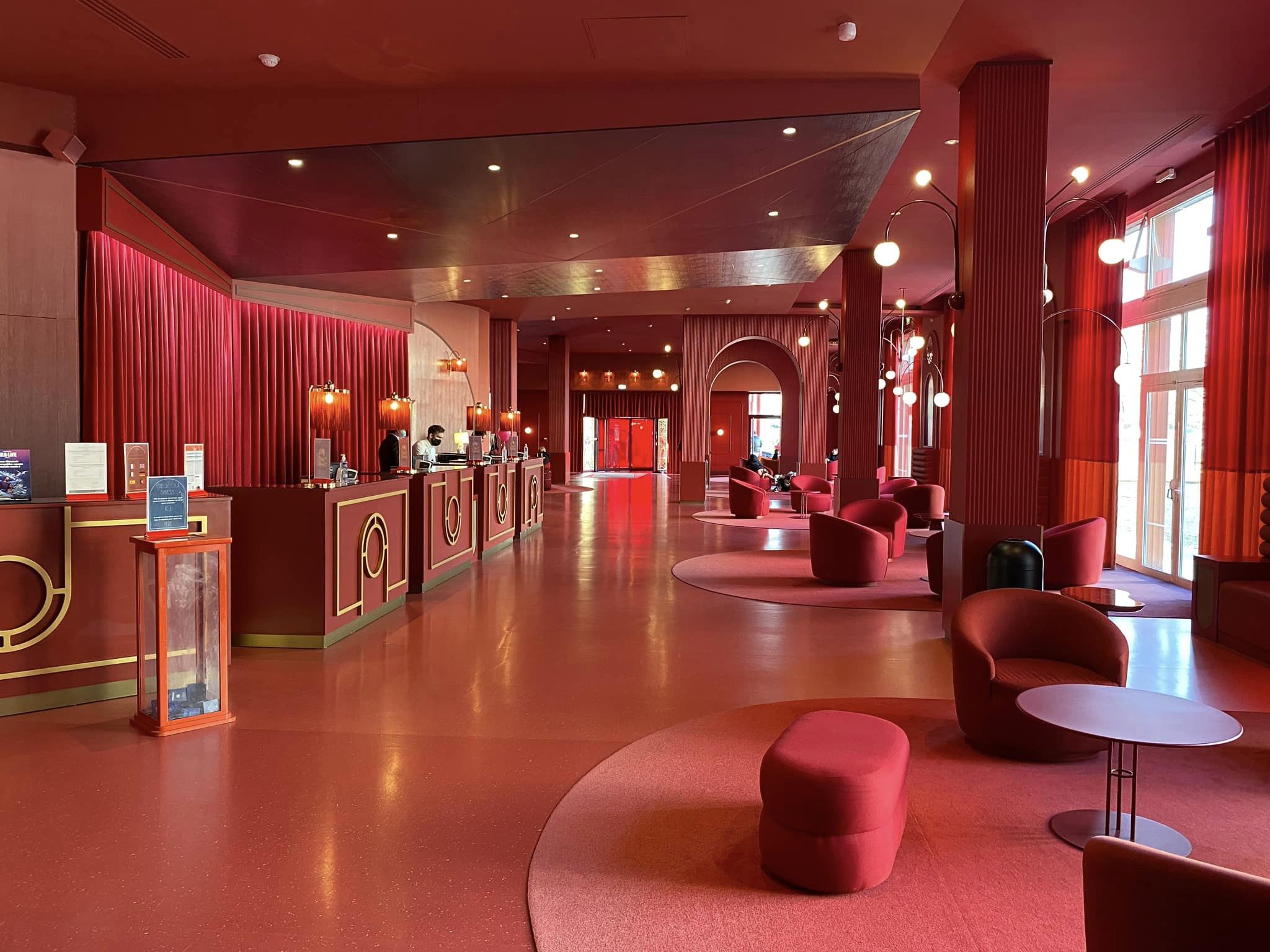 Een bezoek aan het vernieuwde Grand Magic Hotel (Magic Circus) nabij Disneyland Paris