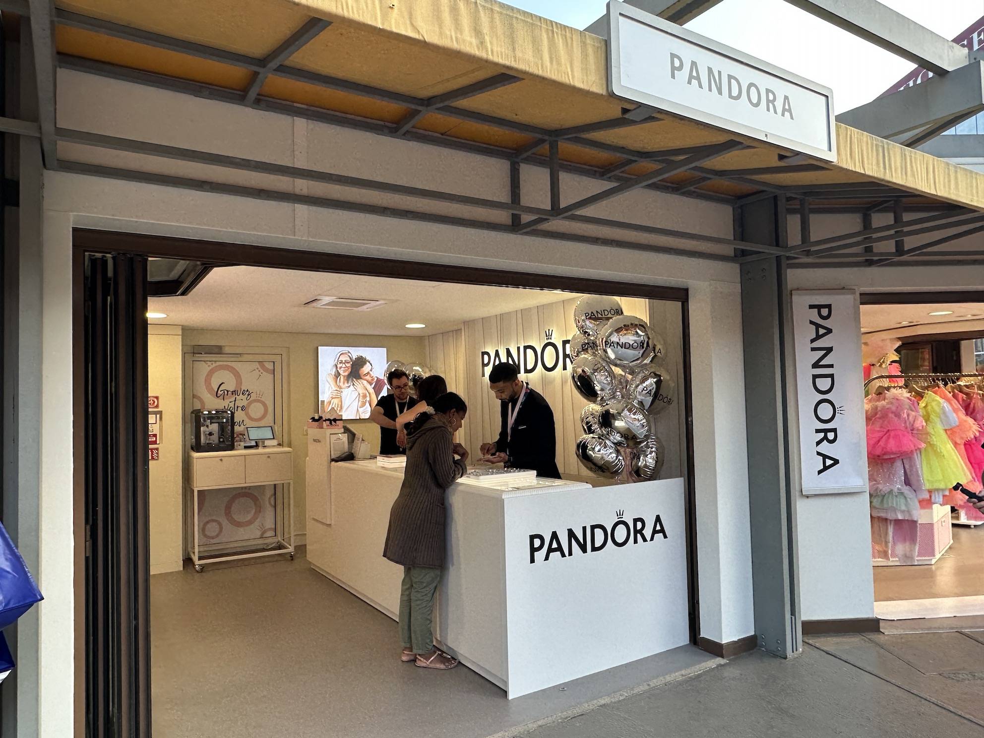 Nieuwe Pandora winkel in Disney Village
